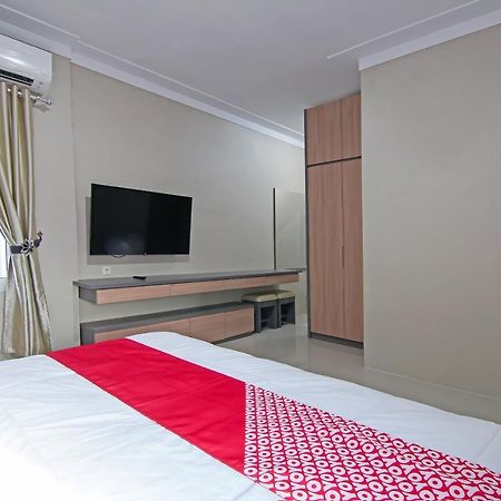 Oyo 91681 Raysa Homestay プカンバル エクステリア 写真