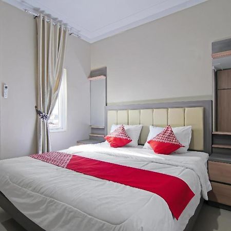 Oyo 91681 Raysa Homestay プカンバル エクステリア 写真