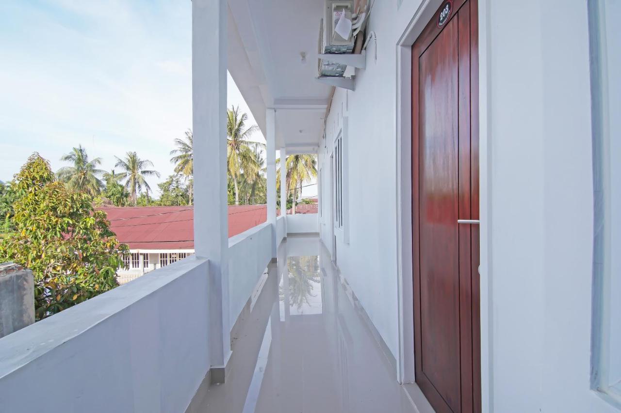 Oyo 91681 Raysa Homestay プカンバル エクステリア 写真