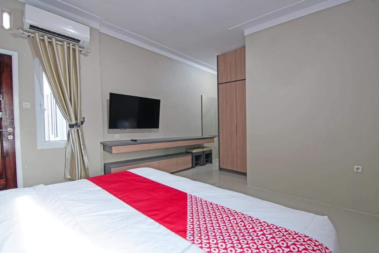 Oyo 91681 Raysa Homestay プカンバル エクステリア 写真