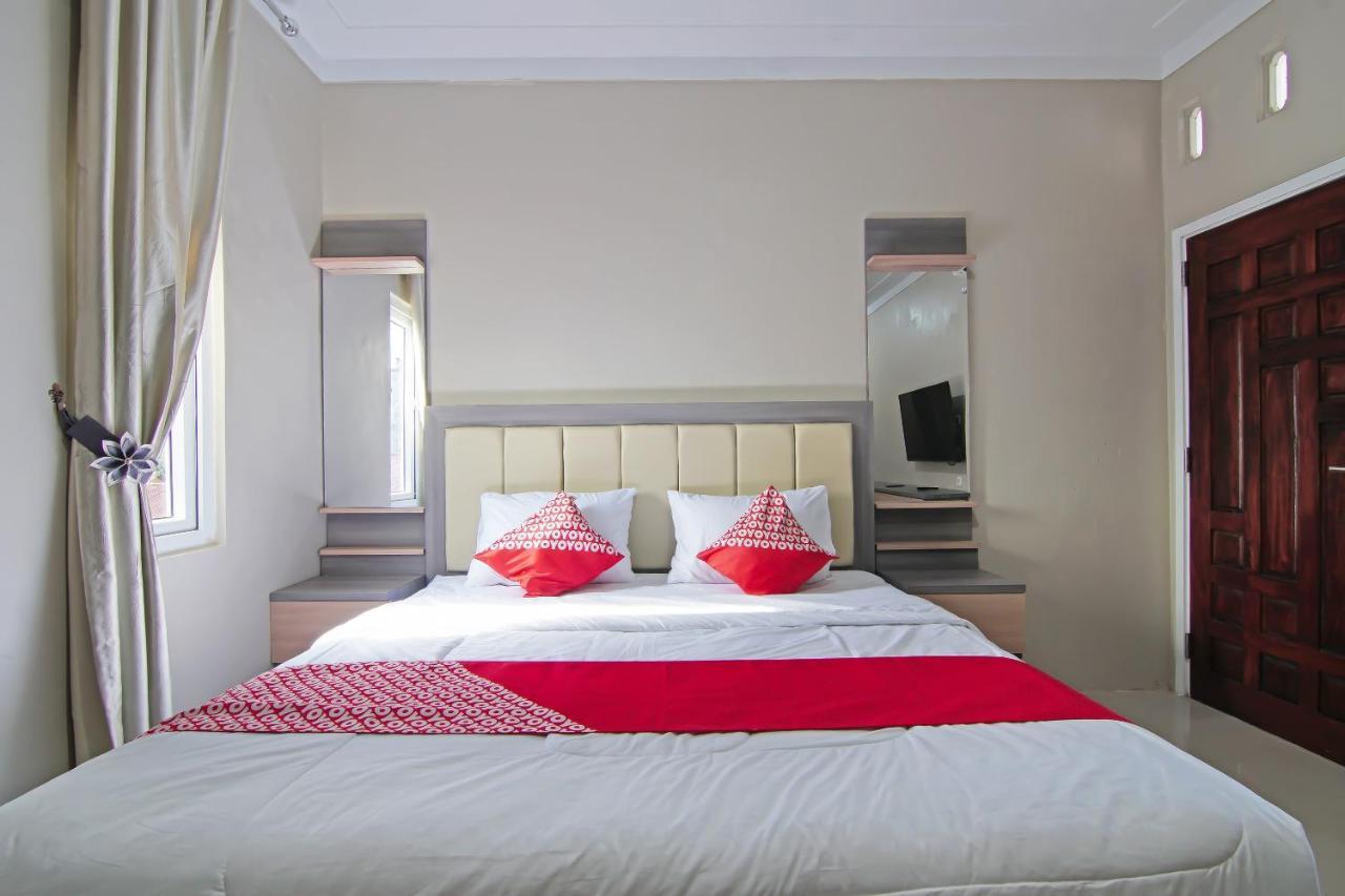 Oyo 91681 Raysa Homestay プカンバル エクステリア 写真