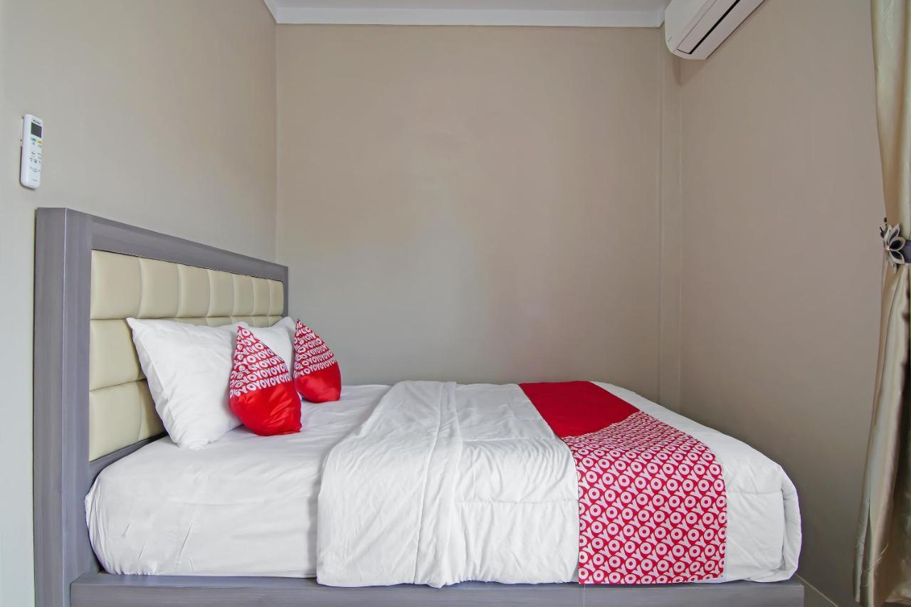 Oyo 91681 Raysa Homestay プカンバル エクステリア 写真