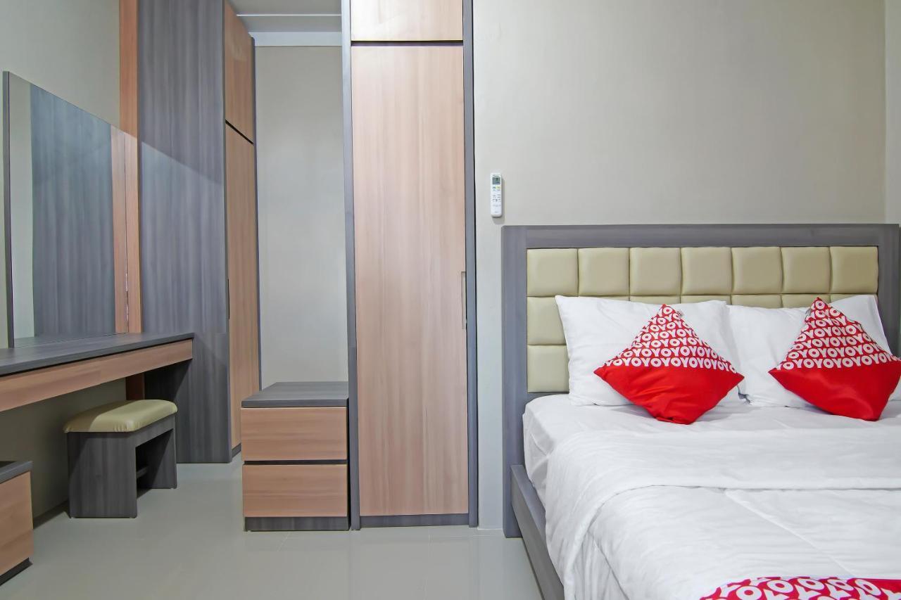 Oyo 91681 Raysa Homestay プカンバル エクステリア 写真